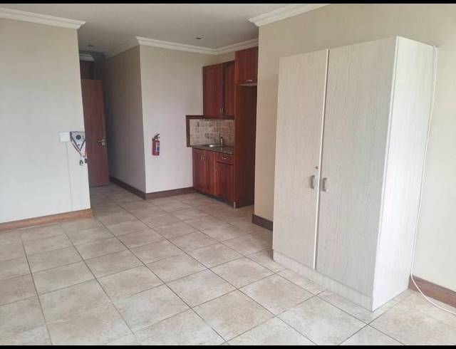 1 BEDROOM APARTMENT FOR SALE IN NEWLANDS